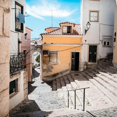Alfama Casa Amarela *